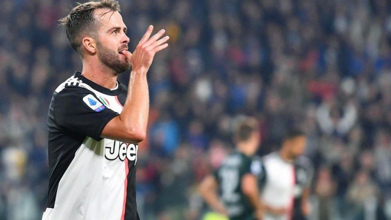 Miralem Pjanić potpisao za Barcelonu