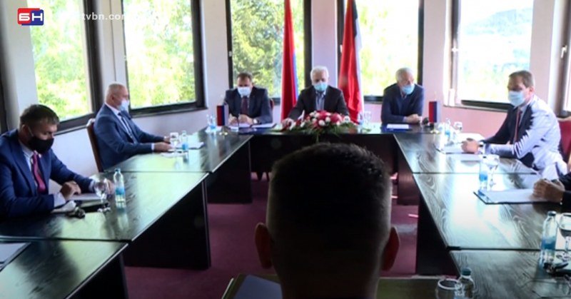 -Stvaraoci- podsjećaju na roditelje, a mi se takvih odričemo!