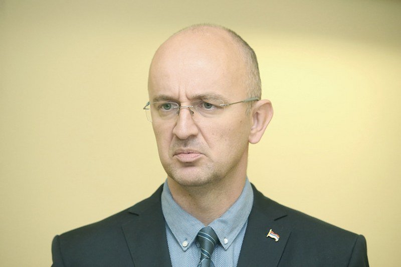 Poslanik SNSD-a u NSRS  pozitivan na virus korona