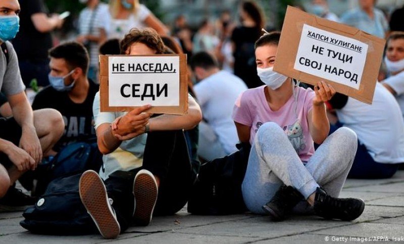 Njemačka štampa: Vučić je bespomoćan