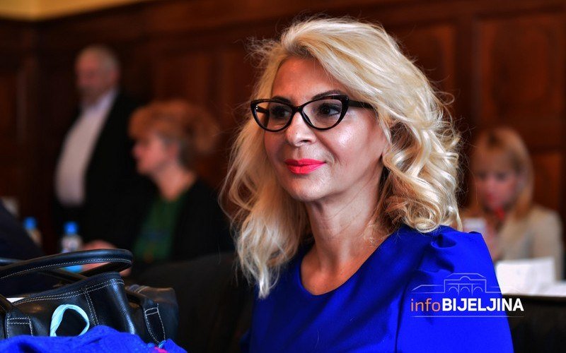 Smijenjen direktor Doma zdravlja u Bijeljini Duško Milovanović - Danijela Đukin novi direktor