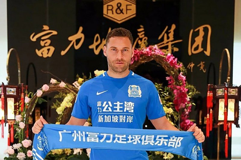 Duško Tošić napadnut nožem 