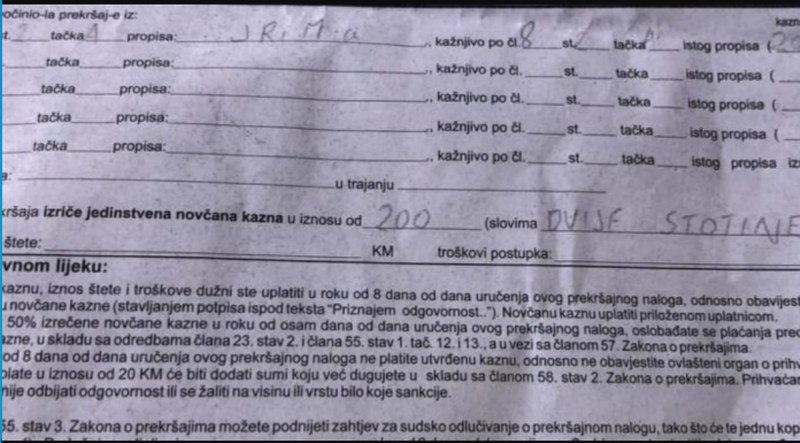 Dobio kaznu od 200 KM jer je policajcu na izgovorenu riječ -Olovo- odgovorio: -Na mom bolovao- (Foto)