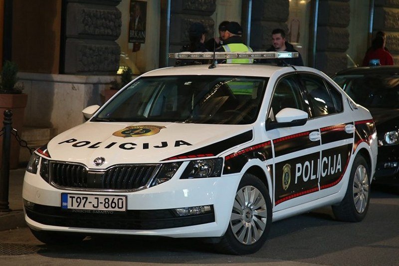 Pucnjava u Tuzli, građani se bacali po asfaltu