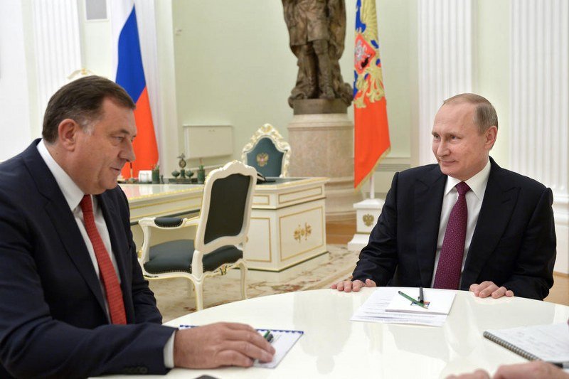 Dodik od Rusije traži novi kredit od 500 miliona evra - Ni veliki, ni mali, nego -Srednji-