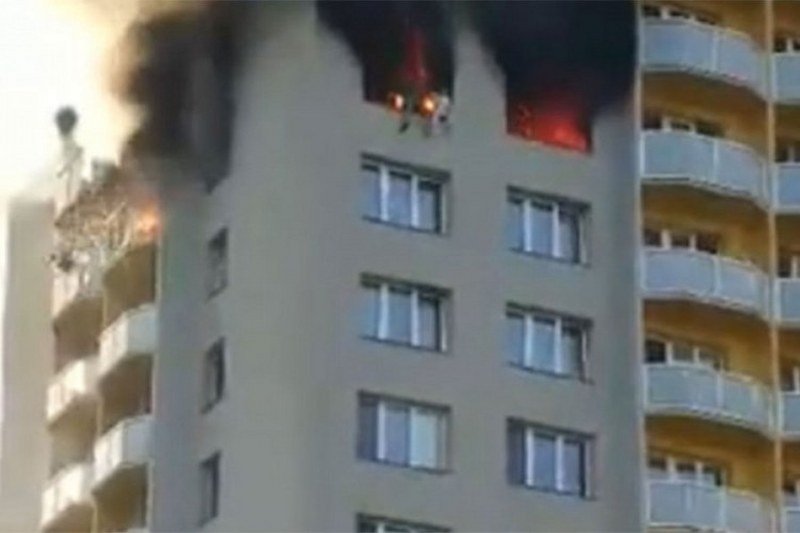 Stravičan požar: Iskakali kroz prozor, najmanje 10 mrtvih (Video)