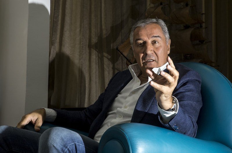 Sprega Mila Đukanovića i italijanske mafije -  Šverc cigareta (Video)