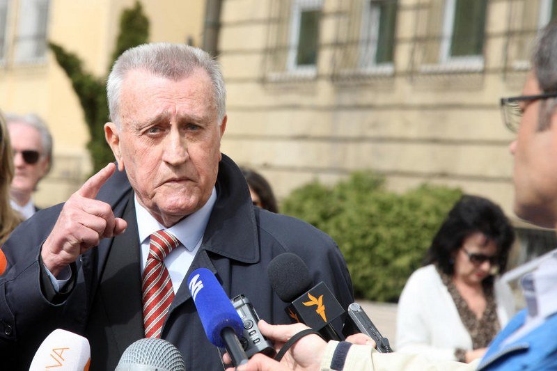 Advokat Branislav Tapušković – Intervju -Balkanske oštrice- Neki sudski sporovi duži od ljudskog života (Video)