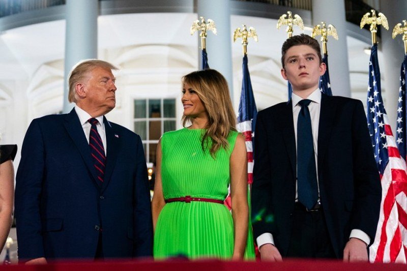 Melanija se ne osjeća dobro, otkazala put