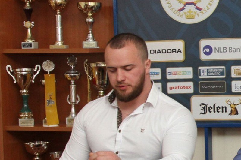 Deli pola godine zatvora i novčana kazna