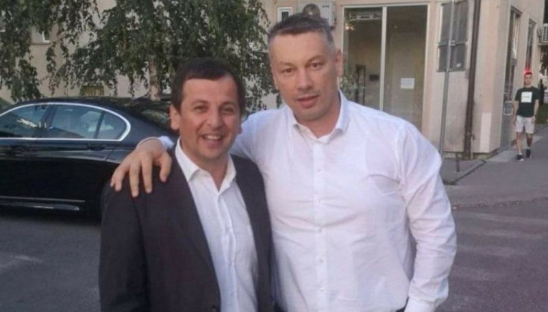 Skuplja od Monalize, smije li još neko iz vlasti da se fotografišemo
