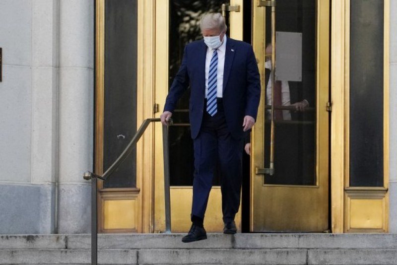 Stigla kritika dva sata nakon što je ušao u Bijelu kuću