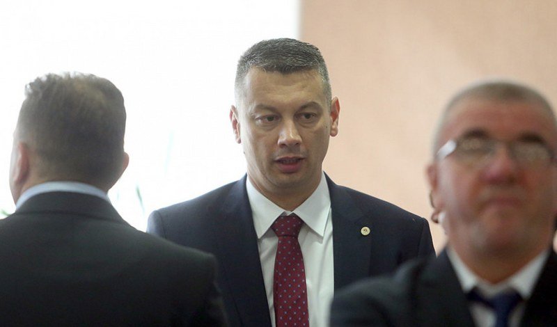 Nešić smijenjen da bi Dodik došao do miliona za izbore