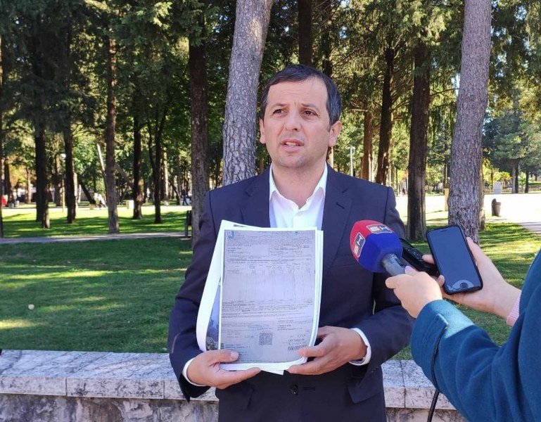 Vukan napravio danas haos u Trebinju - Press o tajnim beogradskim nekretninama Luke Petrovića (Foto/Video)