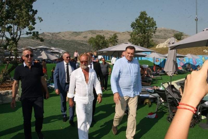 Dodik pljačka i pretvara Republiku Srpsku u privatni posjed