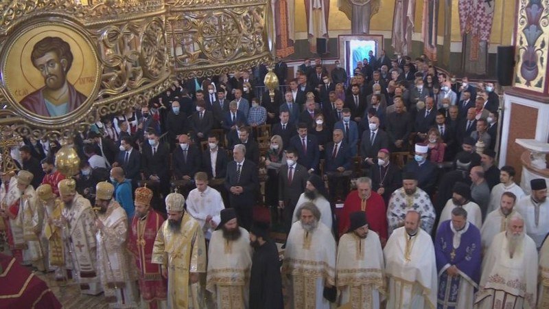 Vladike ultimativno zabranile Vučiću da govori na sahrani Amfilohija: -Ako održi govor skidamo mantije...-