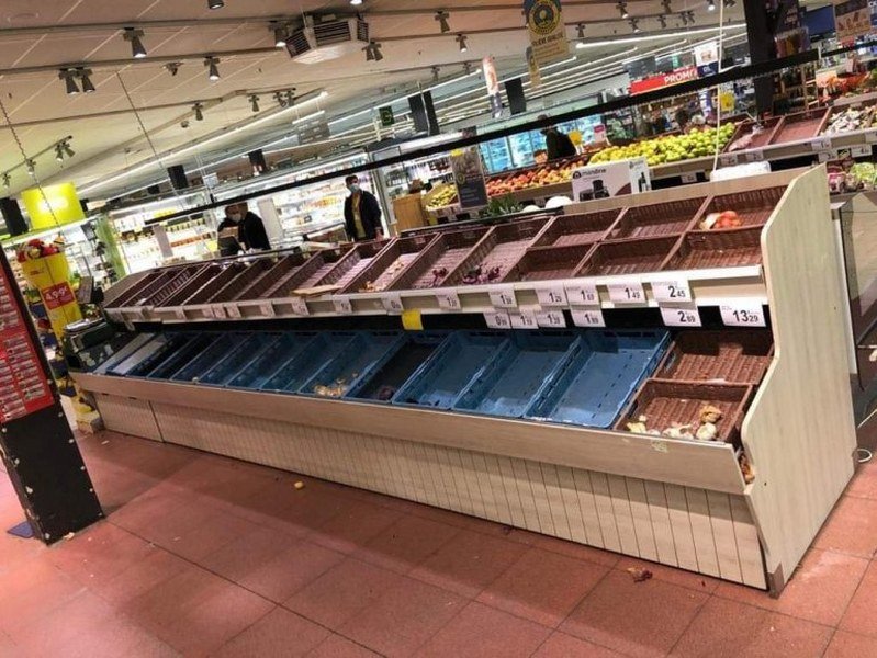 Prazni rafovi u Briselu: Prodavnice opustošene