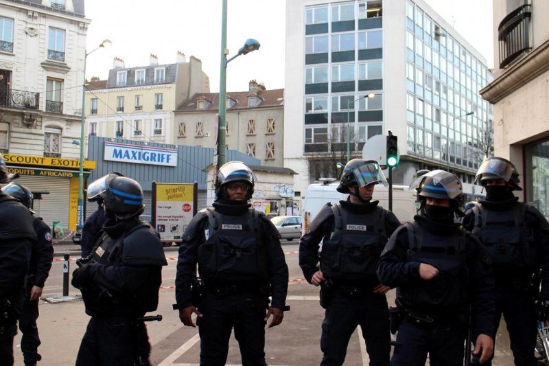 Ubijena tri policajca, četvrti ranjen, napadač...