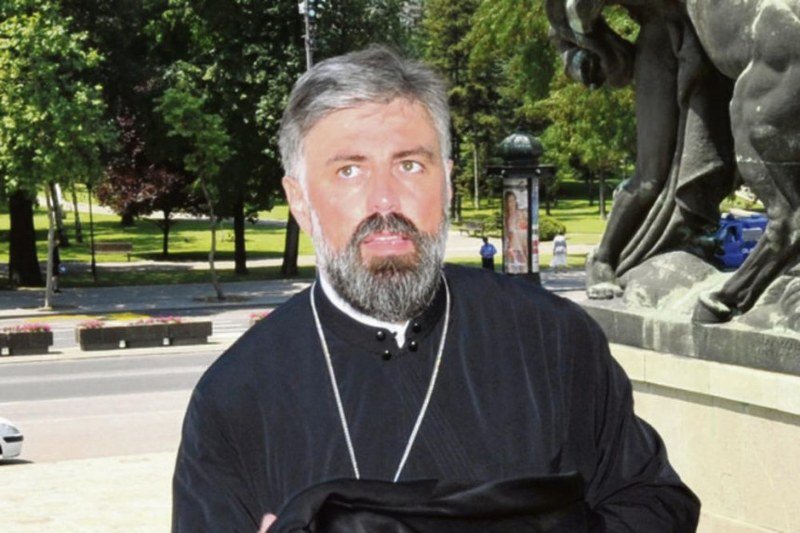 Bježi li vladika Grigorije u politiku zbog propalog biznisa