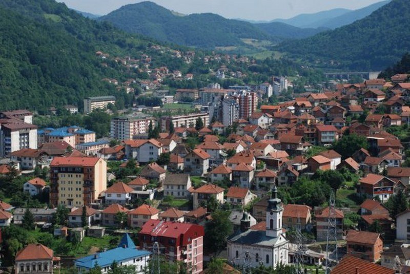 Slobodan Vasković: Zvornik - grad - carstvo kriminala (Foto)