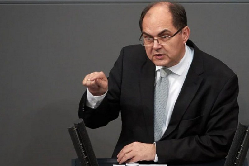 Šmit u junu preuzima palicu od Incka