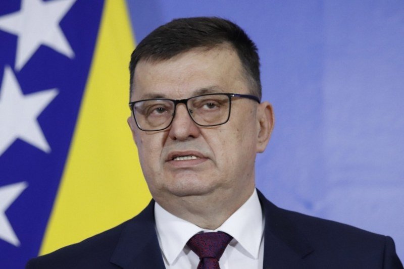 Ambasada SAD pisala Tegeltiji: Ovo su kontakti za nabavku vakcina, javite im se
