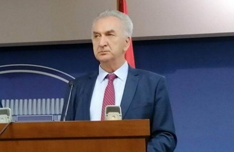 Šarović ogolio Dodika u parlamentu (Video)