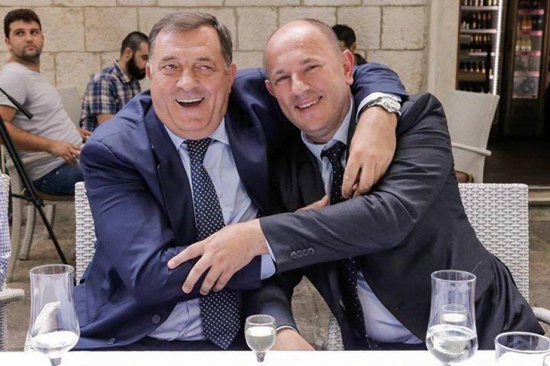 Pogodak! Zašto je Luka Petrović finansirao DPS-vo Udruženje Crnogoraca (Foto/Video)