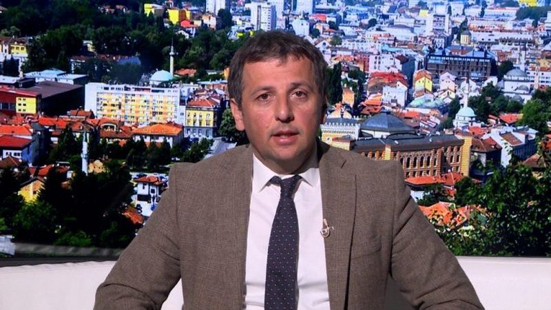 Svi mi smo taoci grupe ludaka (Video)