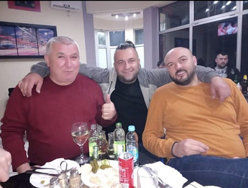 Zvornik kao Medelin: Gang -Crvenog Kombija- spreman za obračun sa Kartelom -Crvenih Sektaša- (Foto)