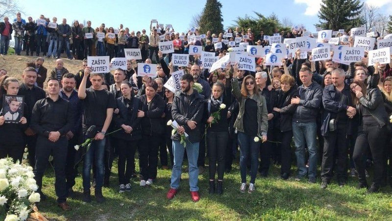 Danas se navršavaju tačno 3 godine od prve sahrane Davida Dragičevića u Banja Luci (Foto)