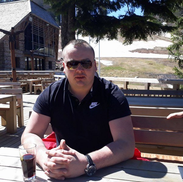 Belivukov Zvornički Mesar narkodiler Rade Simić Coki: Preko svog rasturača droge Mišića najavljuje odsijecanje -dva do tri prsta- i roštiljanje mojih izvora za 1. maj