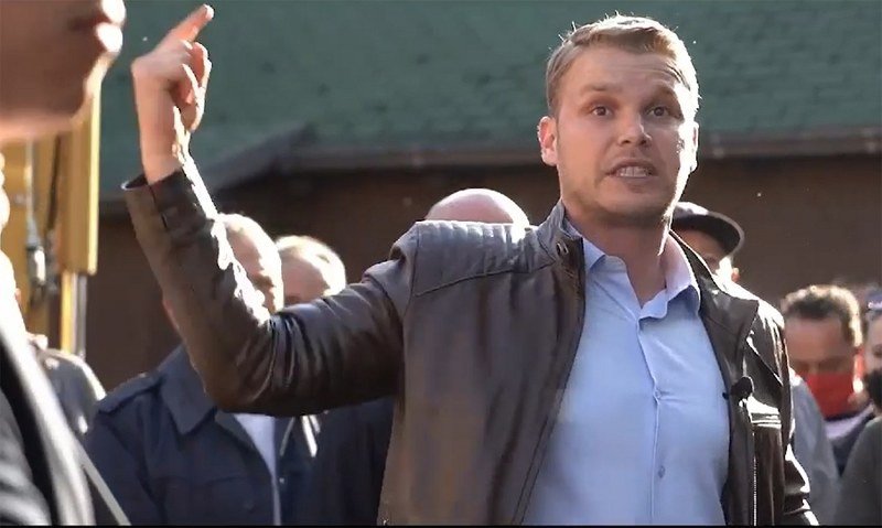 Novi video otkriva sve, pogledajte kako je Draško Stanivuković zadao težak udarac Dodiku i njegovom kumu…