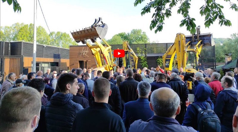 Stigli bageri pred -Kajak- Draško Stanivuković održao obećanje (Foto/Video)