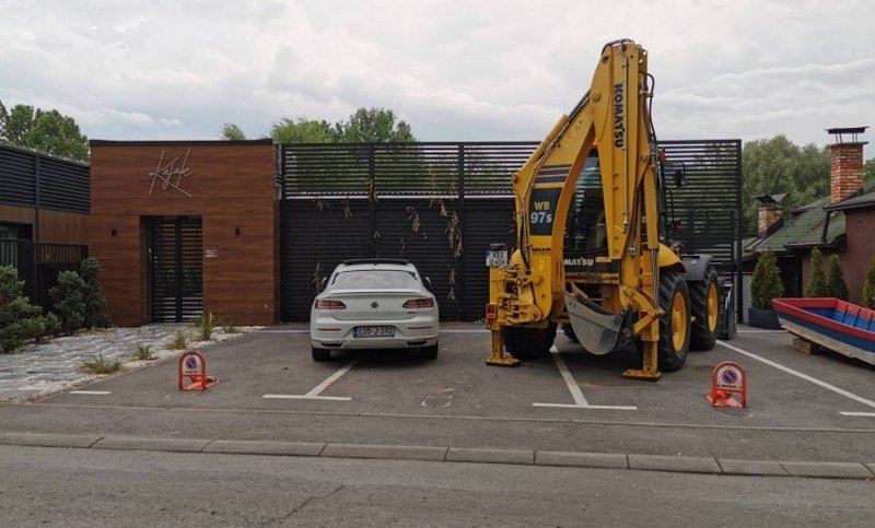 Sin Željke Cvijanović svoj automobil parkirao ispred -Kajaka- uz -Stanivukovićev bager- (Video)
