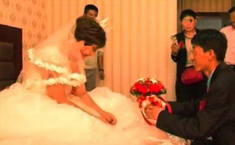Na društvenim mrežama naišao na video u kojem se njegova supruga udaje za drugog muškarca