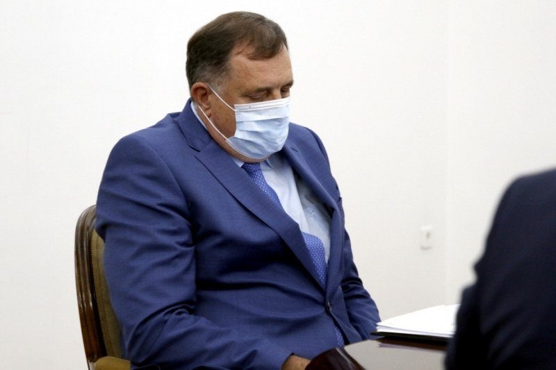 Sve za spas Baje! Sitnije, Mile, sitnije: SNSD u Banjoj Luci napravio fabriku botova, sada napravili i portale