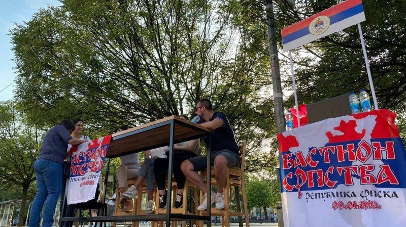 Novom zaoštravanju odnosa u BiH raduju se samo političari, budale i njemačke bauštele (Foto)
