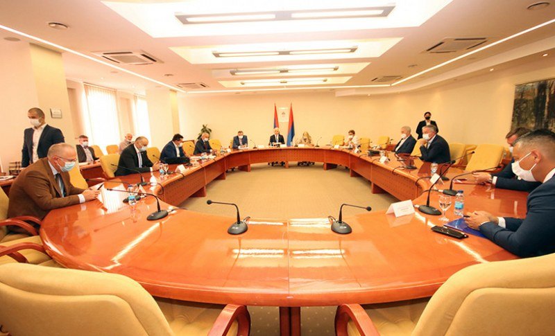 Bajina nepristojna ponuda opoziciji: Ja sve uništio, hajmo sada svi u vlast a ja da opet budem šef (Foto)