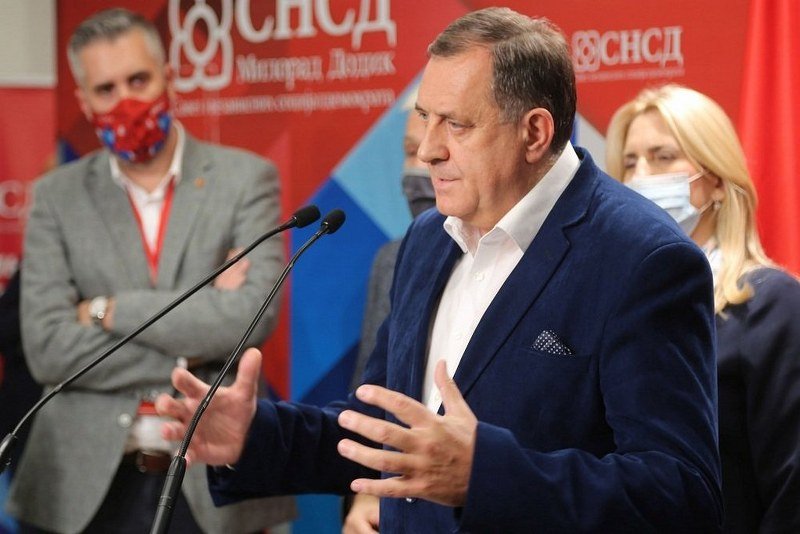 -Ovo je potez očajnika-! U nedostatku kandidata Dodik bi da predsjednik Republike Srpske bude i član Predsjedništva BiH!