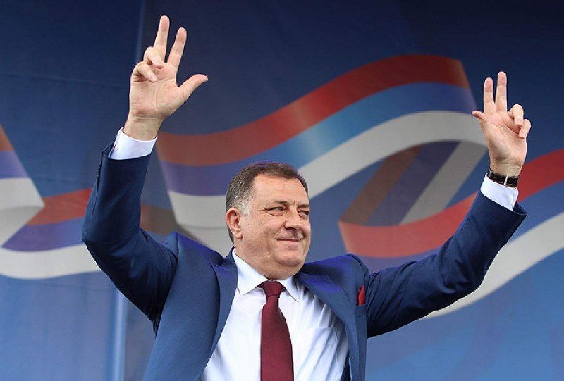 Nakon današnje izborne sjednice SNSD Laktaši: Zna li Dodik čemu se veseli? (Video)