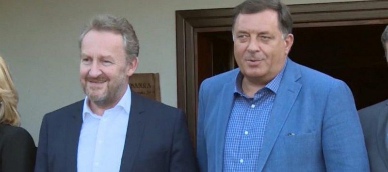 Svi su negativci - ali moji nisu krivi i ne diraj ih: Hoće li većina Bošnjaka kazniti politiku Bakira i SDA? (Foto/Video)