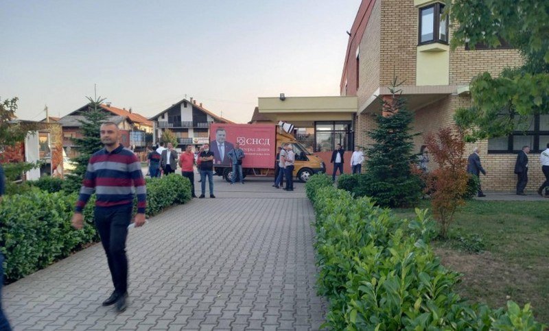Milorad Dodik i njegovi bahati ljudi potpuno izgubili kompas - Svaki dan sve gore: Napad Dodikovih ljudi na snimatelja