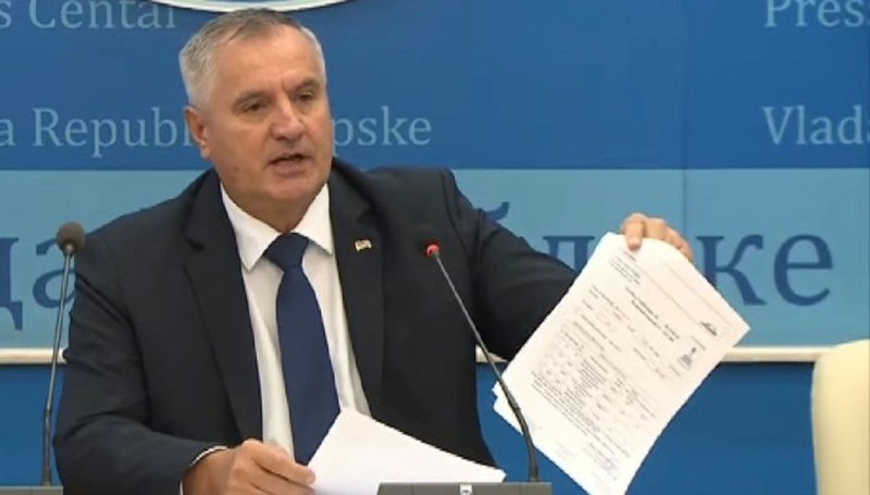 Uzorke kiseonika u Banjaluci i Prijedoru uzimao -Supermen-: Zaštitnici zločina falsifikuju i prijete (Dok.)