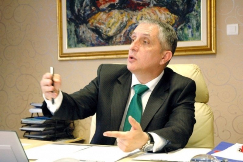 U pokušaju demanta patentiran specijalitet zdravstva Republike Srpske: Sami sebi izdali sertifikat o kiseoniku (Dok.)