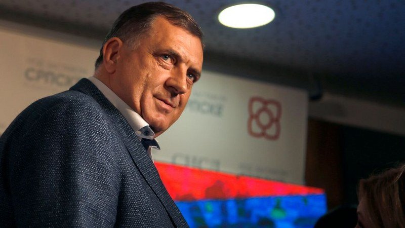 U nacionalnom zanosu, opijen patriotizmom i ljubavlju prema Srpskoj Milorad Dodik prodao i njen vazduh (Foto/Dok.)