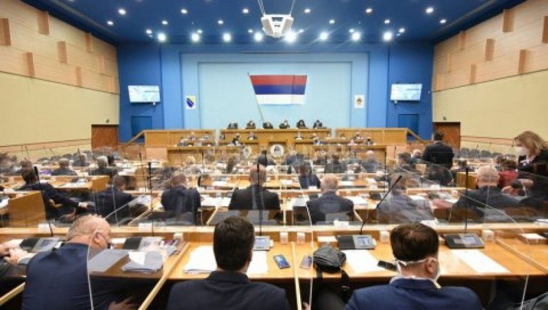 Da bi nastavili farsu -o prenosu nadležnosti- umjesto konkretnih predloga zakona NS RS usvojila: informacije, zaključke..
