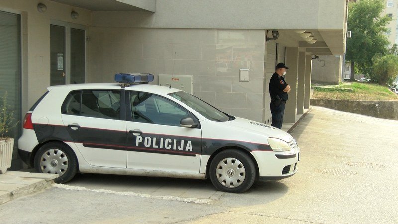 Alkoholisani policajac u Vogoći alkotestirao vozača, rezultat je bio 0,00 promila, ipak mu oduzeo automobil (Foto/Dok.)