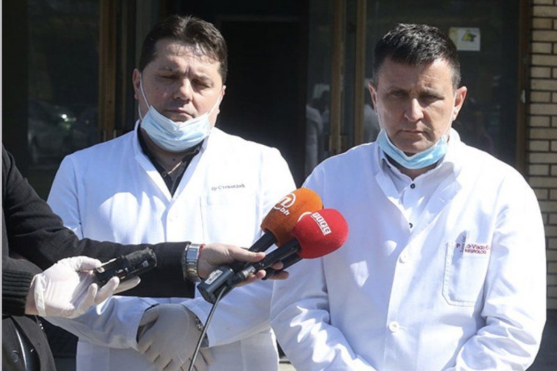 Dok Srpska obara rekorde po broju umrlih od korone, pacijenti UKC RS iskaču kroz prozore, direktor osnovao orkestar?