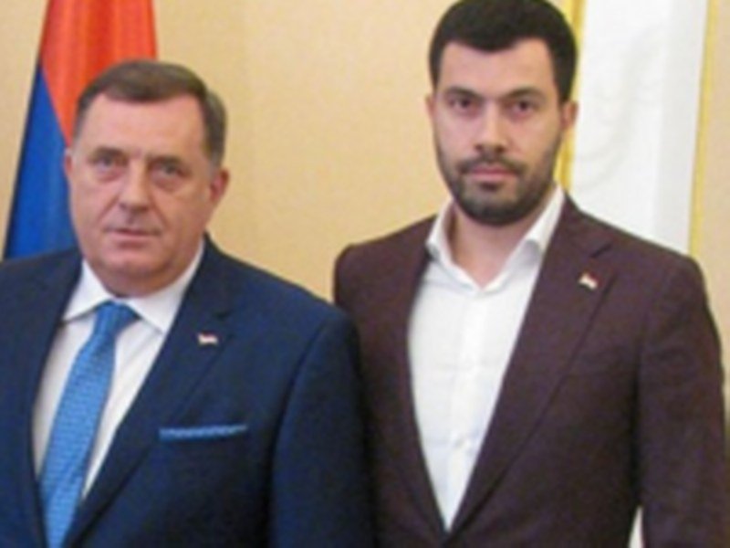 Strah! Dodik&Dodik natjerali sva javna preduzeća i institucije da im -Prointerov- novac za 2022. unaprijed isplate?